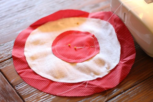 pin and sew the fabric circles together